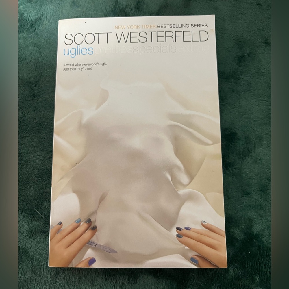 Scott Westerfeld "Uglies" Paperback Book - White Cover with Blue Title